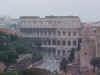 Colosseium from Piazza Venezia.JPG (51429 bytes)